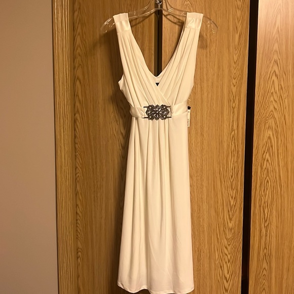 Scarlett Nite Dresses & Skirts - White/off white dress